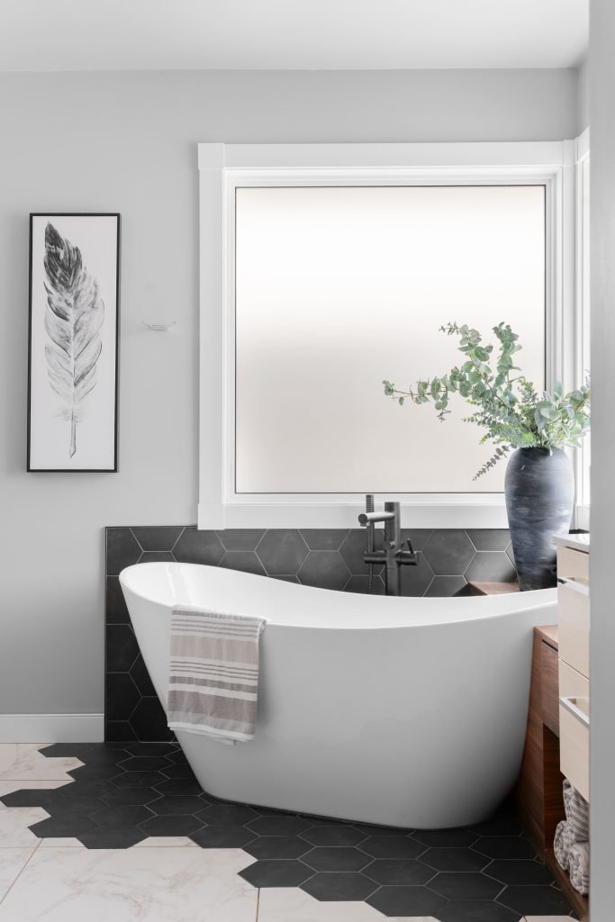 Modern ranch bungalow interior design and furnishing black and white bathroom Unshelf Design