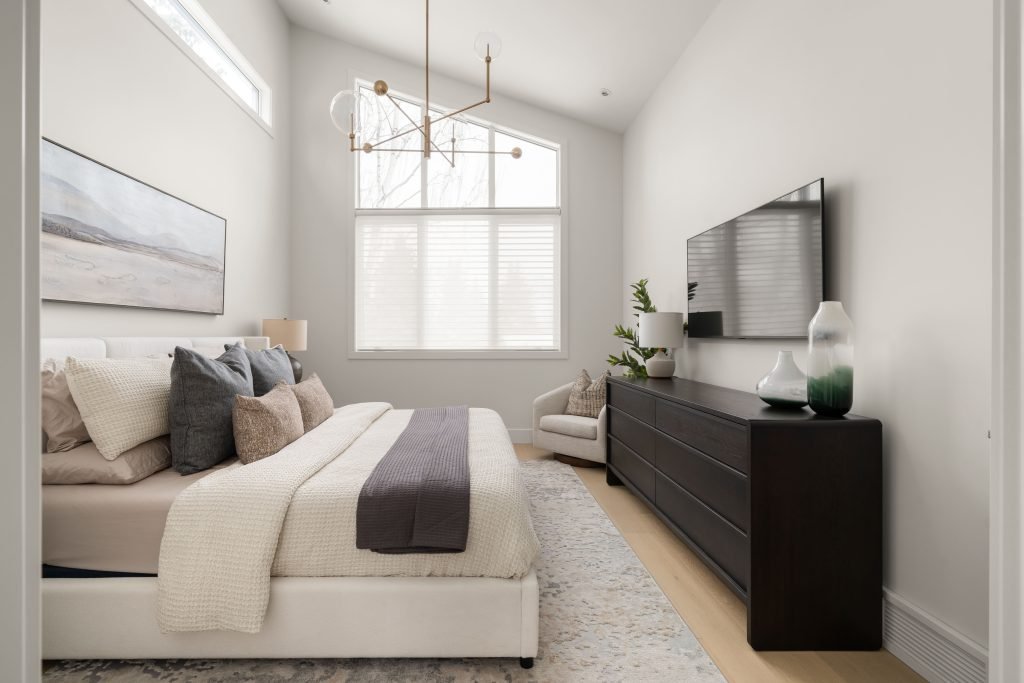 modern mountain v2 interior design and furnishing primary bedroom unshelf design